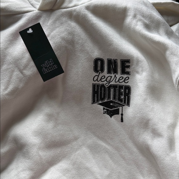 NWT Wild Fable “One Degree Hotter” Graphic Hoodie - Picture 4 of 4